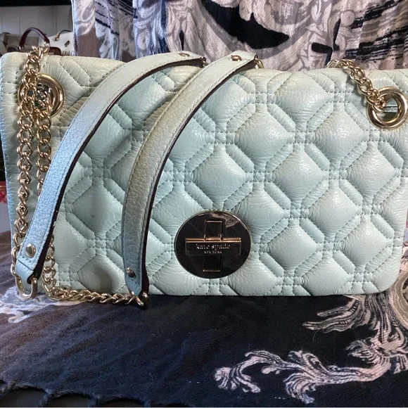 Kate Spade mint green quilted crossbody bag with silver chains and turn lock - Picture 6 of 14